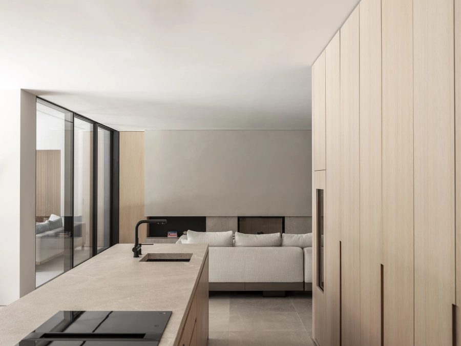 NG10 — GR House