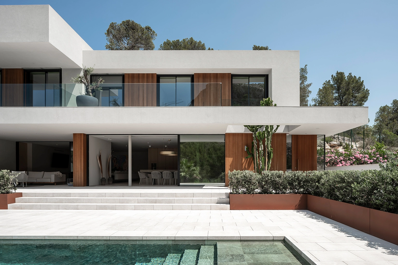 NG10 — GR House