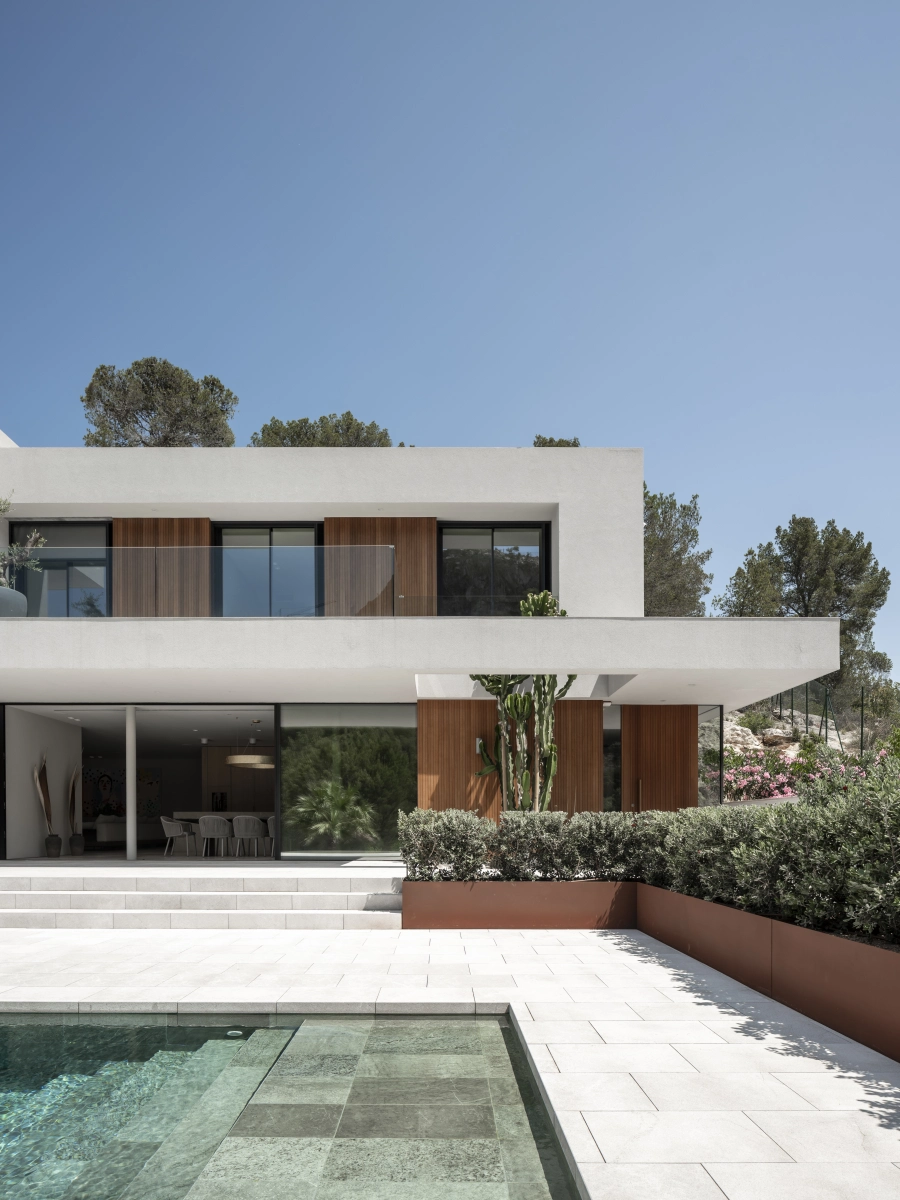 NG10 — GR House