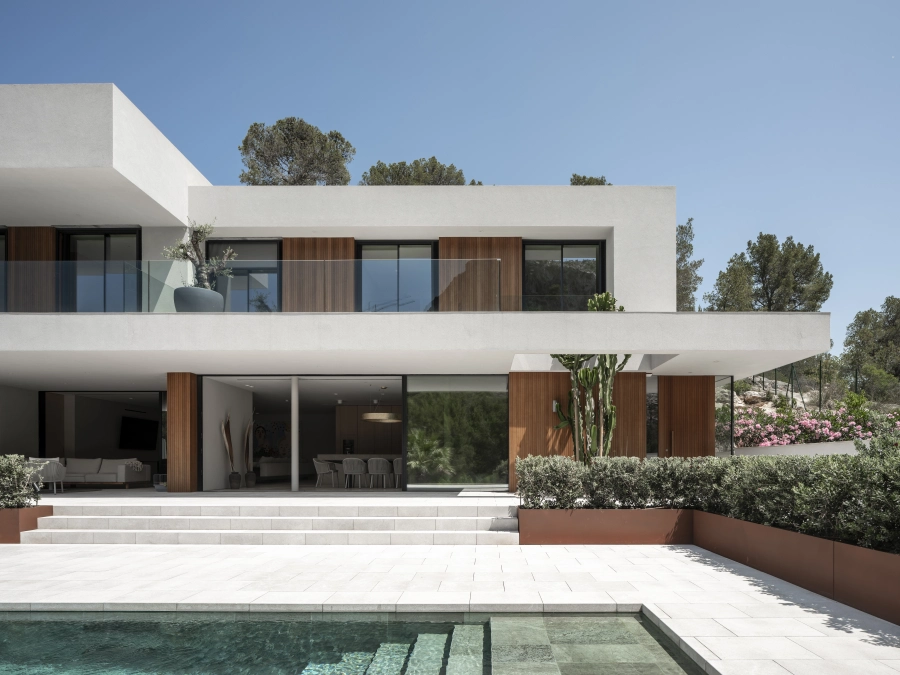 NG10 — GR House