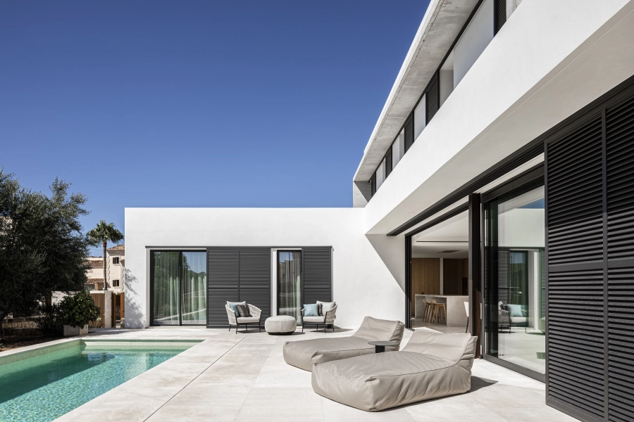 NG10 — JM House