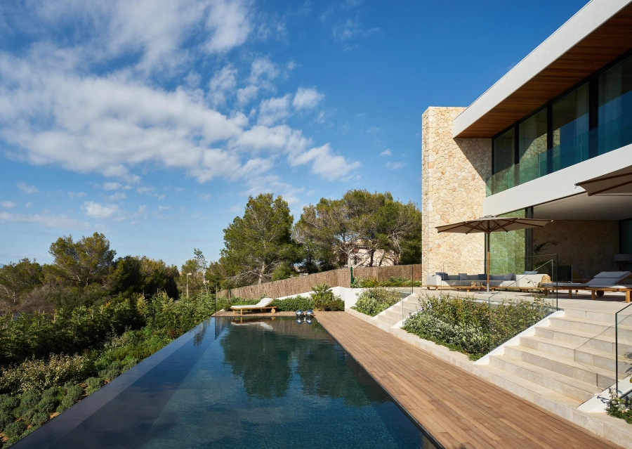 NG10 — Son Verí House