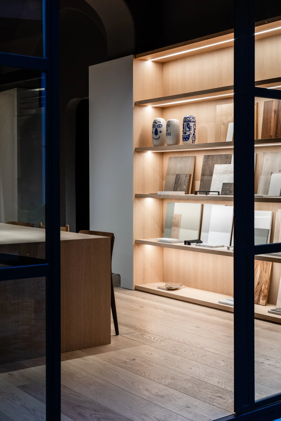 NG10 — Estils i Formes Showroom
